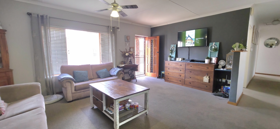 3 Bedroom Property for Sale in Hartenbos Central Western Cape